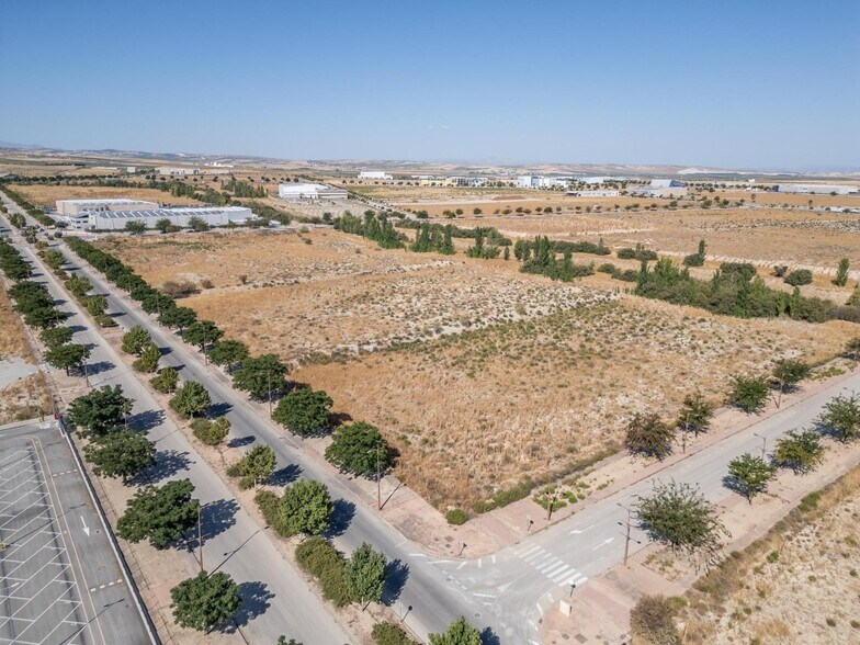 Avenida de Entrecaminos, Escúzar, Granada for sale - Aerial - Image 2 of 12