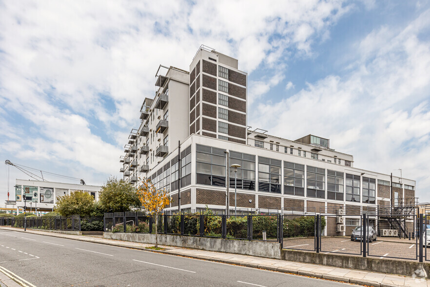 50 Carnwath Rd, London for lease - Building Photo - Image 2 of 5