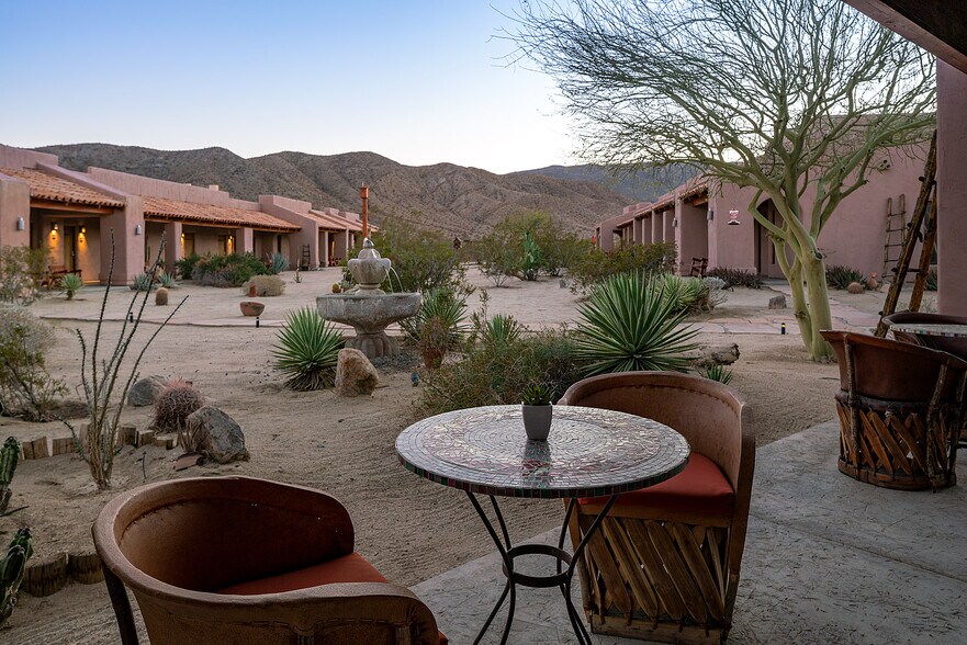 405 Palm Canyon Dr, Borrego Springs, CA à vendre - Photo du bâtiment - Image 2 de 67