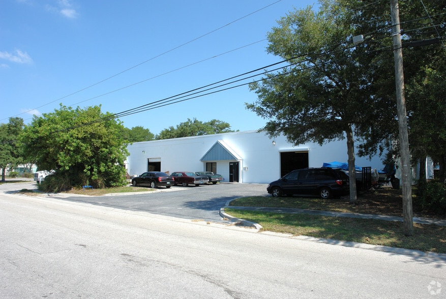 3667-3691 46th Ave N, Saint Petersburg, FL à vendre - Photo du bâtiment - Image 2 de 30