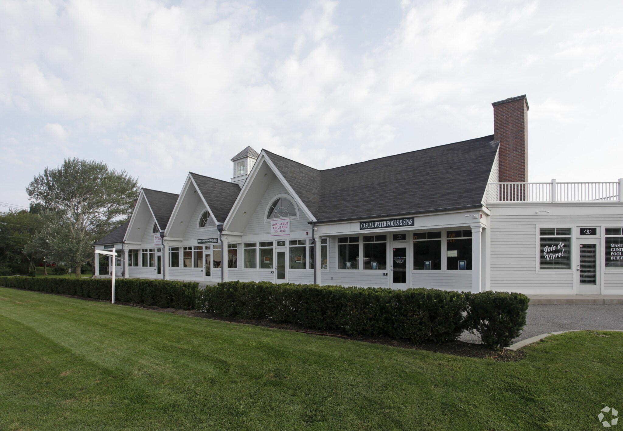 241 County Road 39A, Southampton, NY à louer Photo du bâtiment- Image 1 de 7