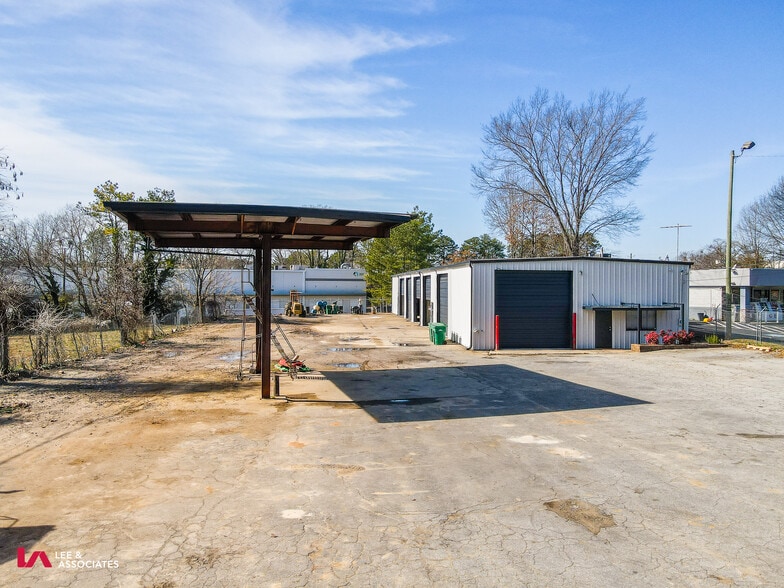 5755 Old Dixie Hwy, Forest Park, GA for lease - Building Photo - Image 1 of 19