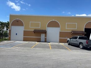 953 NW 3rd Ave, Homestead, FL à louer Photo du bâtiment- Image 1 de 6