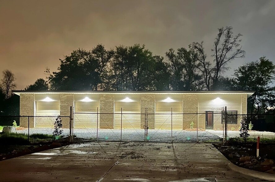 238 Commercial Pky, Canton, MS for lease - Building Photo - Image 3 of 20
