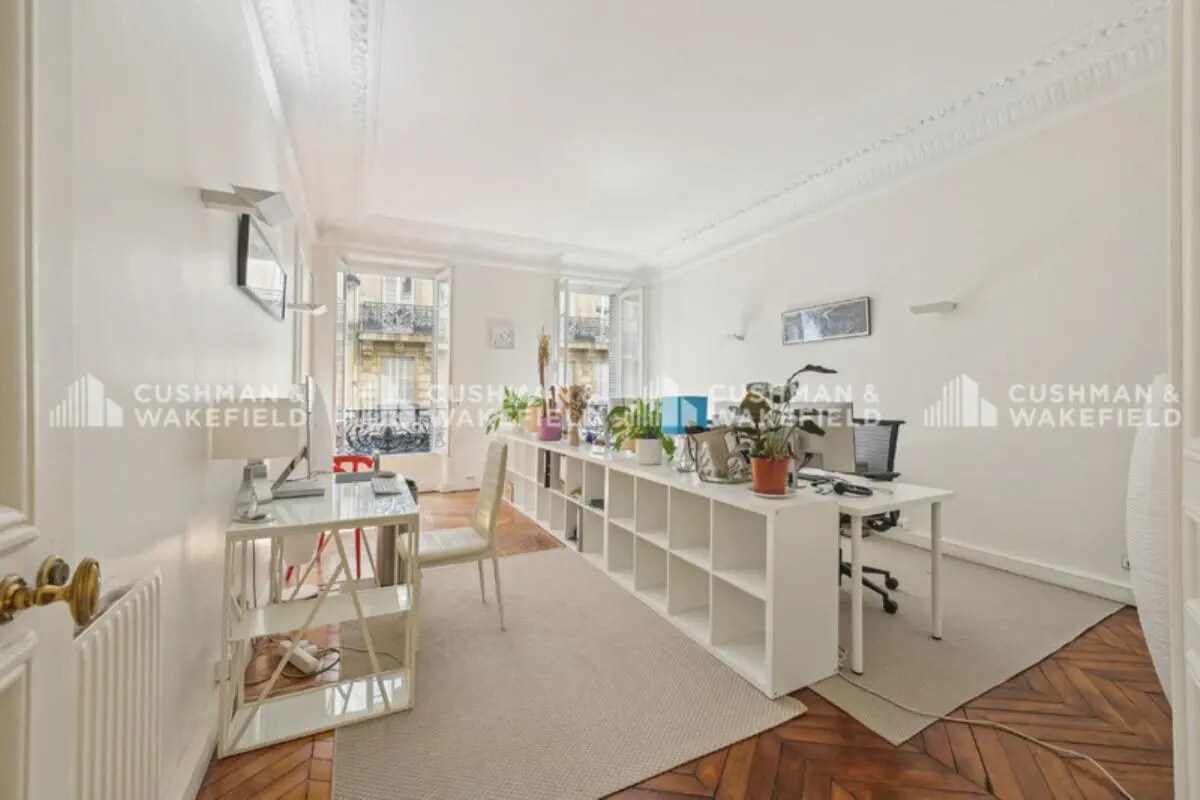 5 Rue Frédéric Bastiat, Paris for lease Building Photo- Image 1 of 12