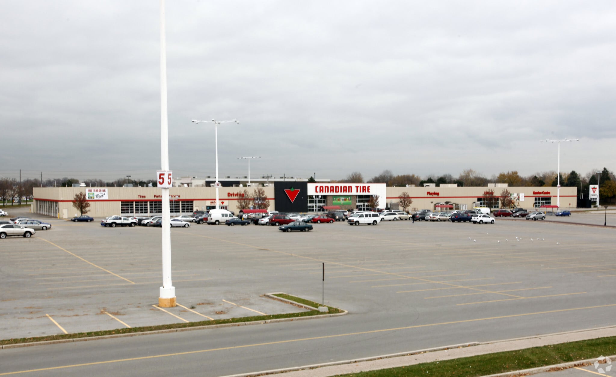777 Guelph Line, Burlington, ON for lease Primary Photo- Image 1 of 3
