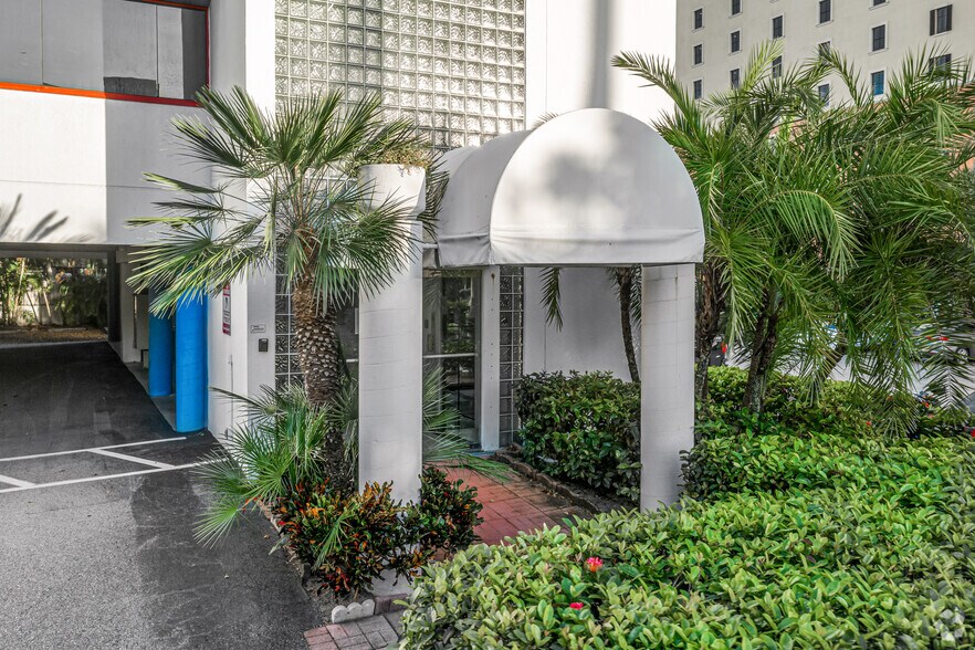 25 Seabreeze Ave, Delray Beach, FL à louer - Photo du bâtiment - Image 2 de 5