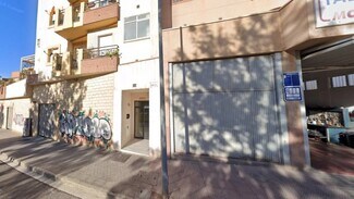 Plus de détails pour Multi-résidentiel à vendre