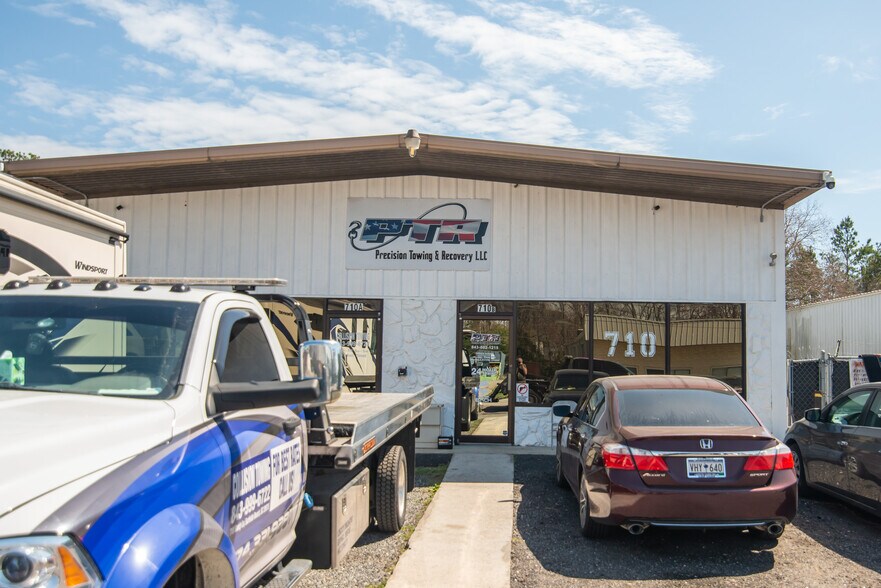 710 Sandy Ln, Surfside Beach, SC à vendre - Photo du bâtiment - Image 3 de 27