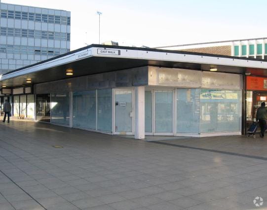 36 Southernhay, Basildon for sale - Primary Photo - Image 1 of 1