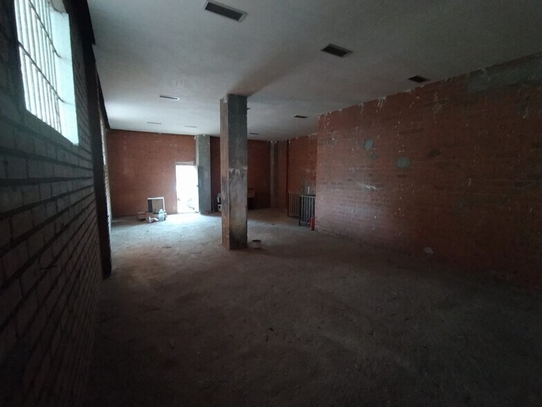 Retail in Cáceres, Cáceres for sale - Building Photo - Image 3 of 5