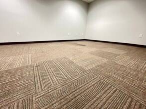 630 B Ave, Lake Oswego, OR for lease Interior Photo- Image 1 of 14