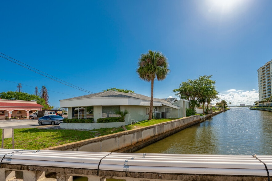2763 S Ridgewood Ave, South Daytona, FL for sale - Building Photo - Image 2 of 32