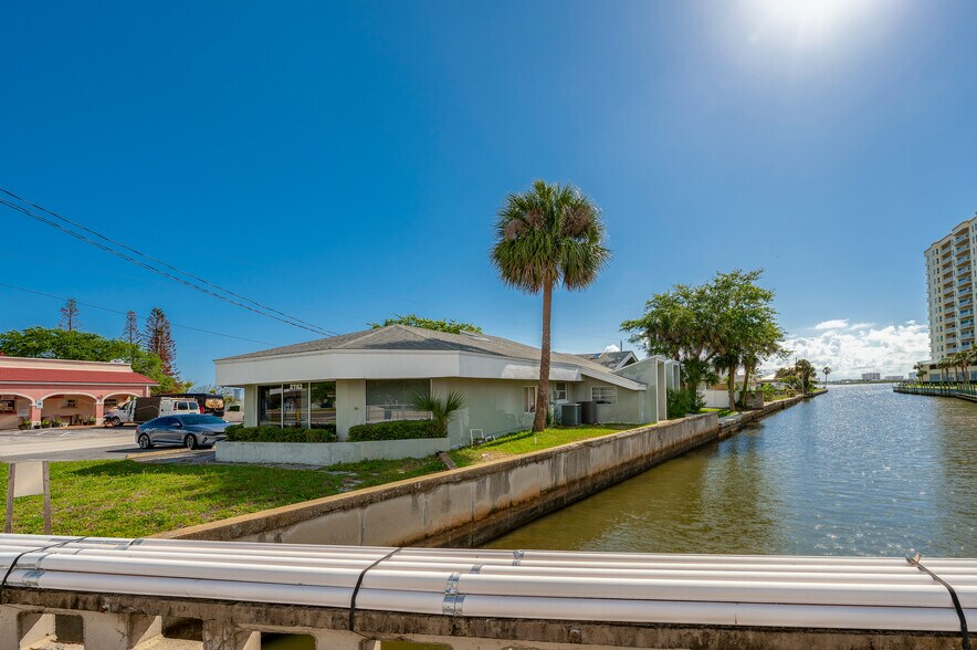 2763 S Ridgewood Ave, South Daytona, FL à vendre - Photo du bâtiment - Image 2 de 32