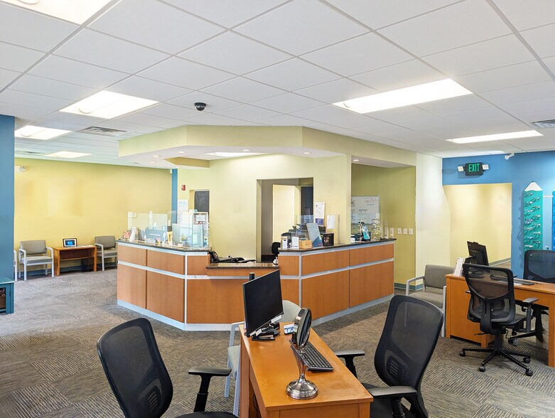 262 Main Dunstable Rd, Nashua, NH à louer - Photo du bâtiment - Image 2 de 5