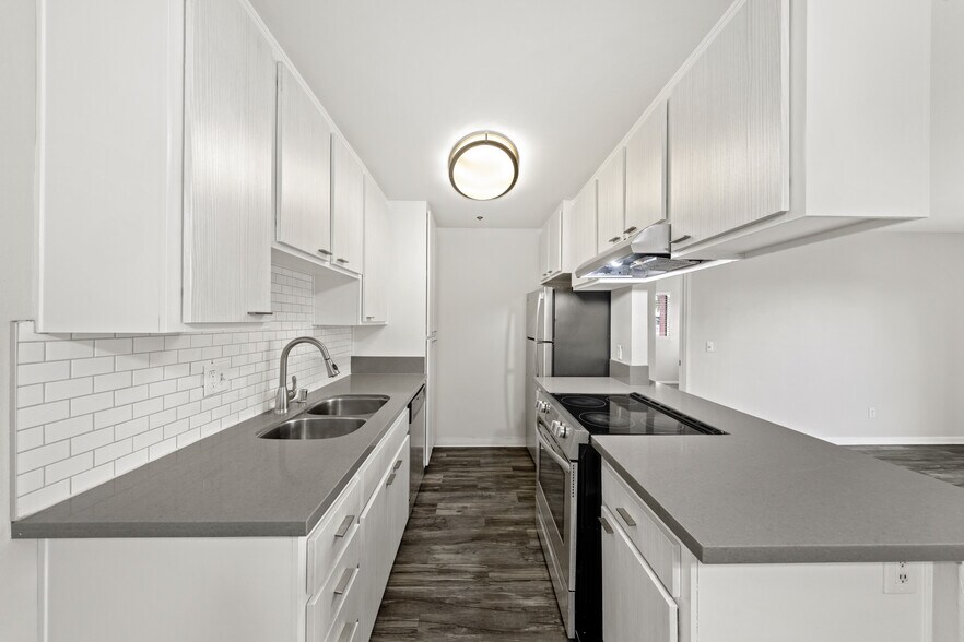 322 Hillside Ter, Vista, CA à vendre - Photo du bâtiment - Image 2 de 9