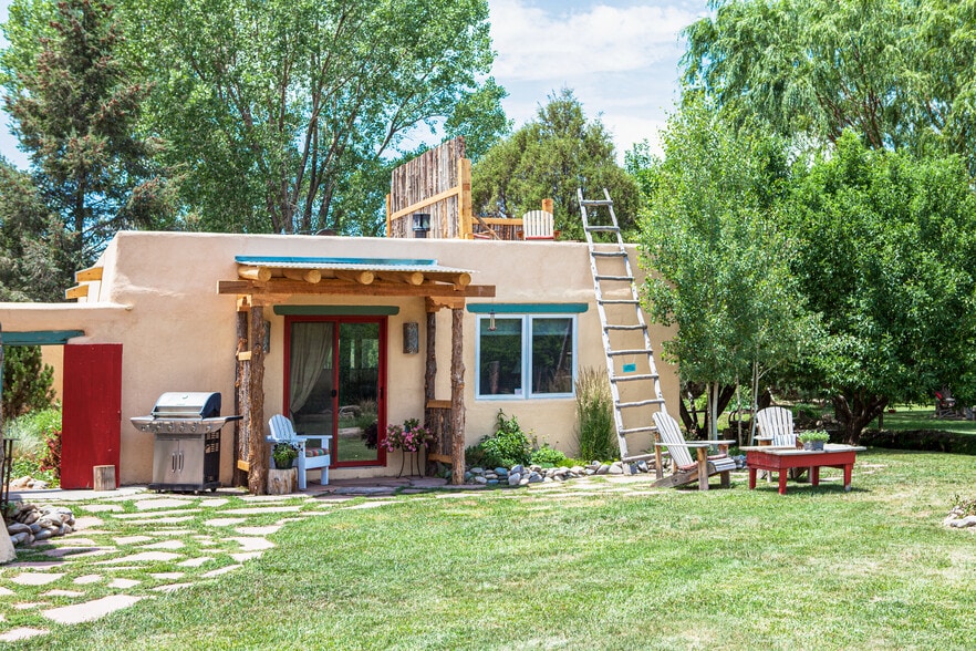 613 Callejon Rd, Taos, NM for sale - Building Photo - Image 2 of 38