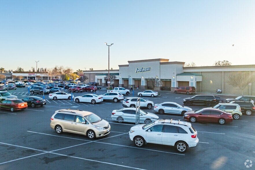 3860 Florin Rd, Sacramento, CA à vendre - Photo du bâtiment - Image 3 de 6