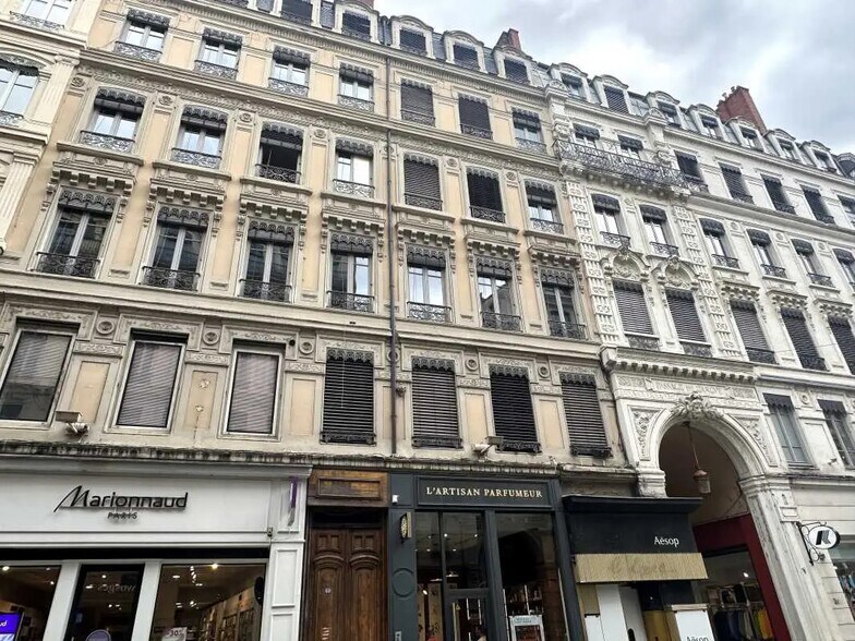 Bureau dans Lyon à louer - Photo du bâtiment - Image 2 de 10