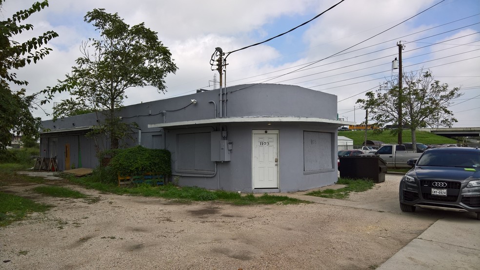 1103 Roosevelt Ave, San Antonio, TX for sale - Primary Photo - Image 1 of 2