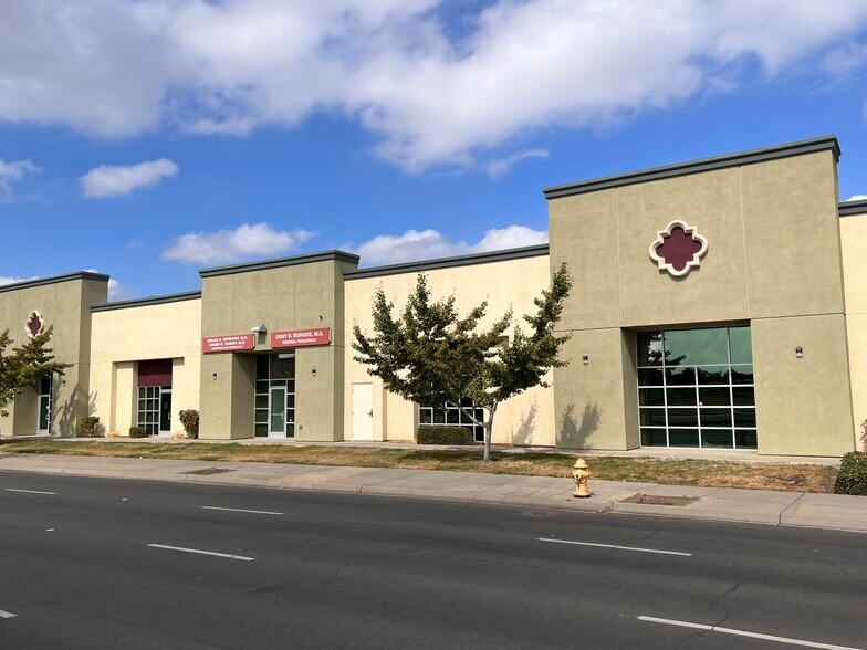 1801 E March Ln, Stockton, CA à louer - Photo du bâtiment - Image 2 de 4