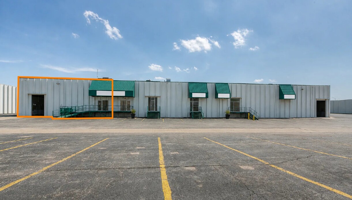 4104-4110 NW Riverside St, Riverside, MO for lease Building Photo- Image 1 of 7