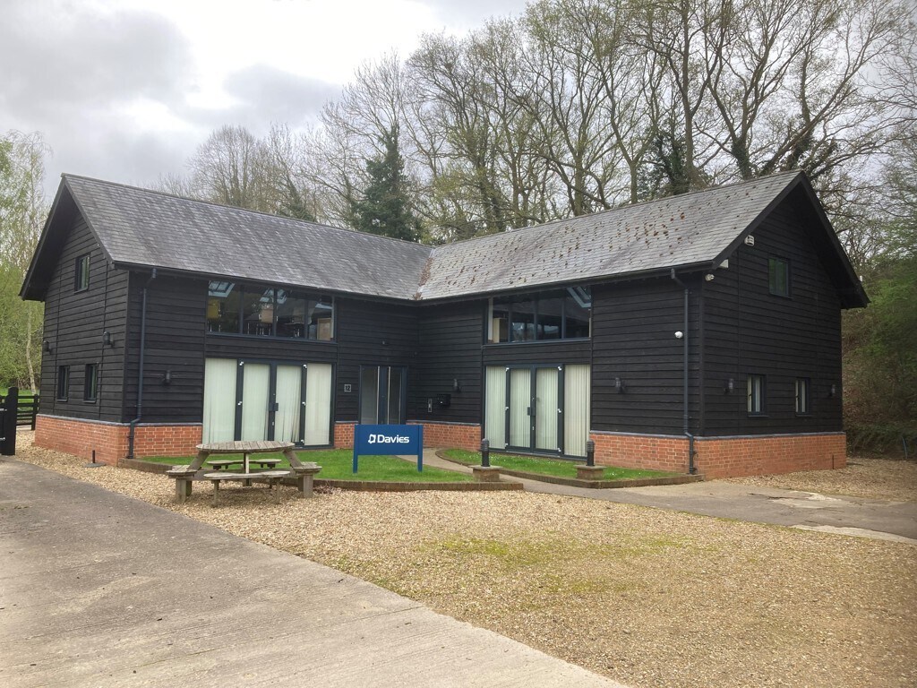 London Rd, Wheatley à louer Photo du bâtiment- Image 1 de 2