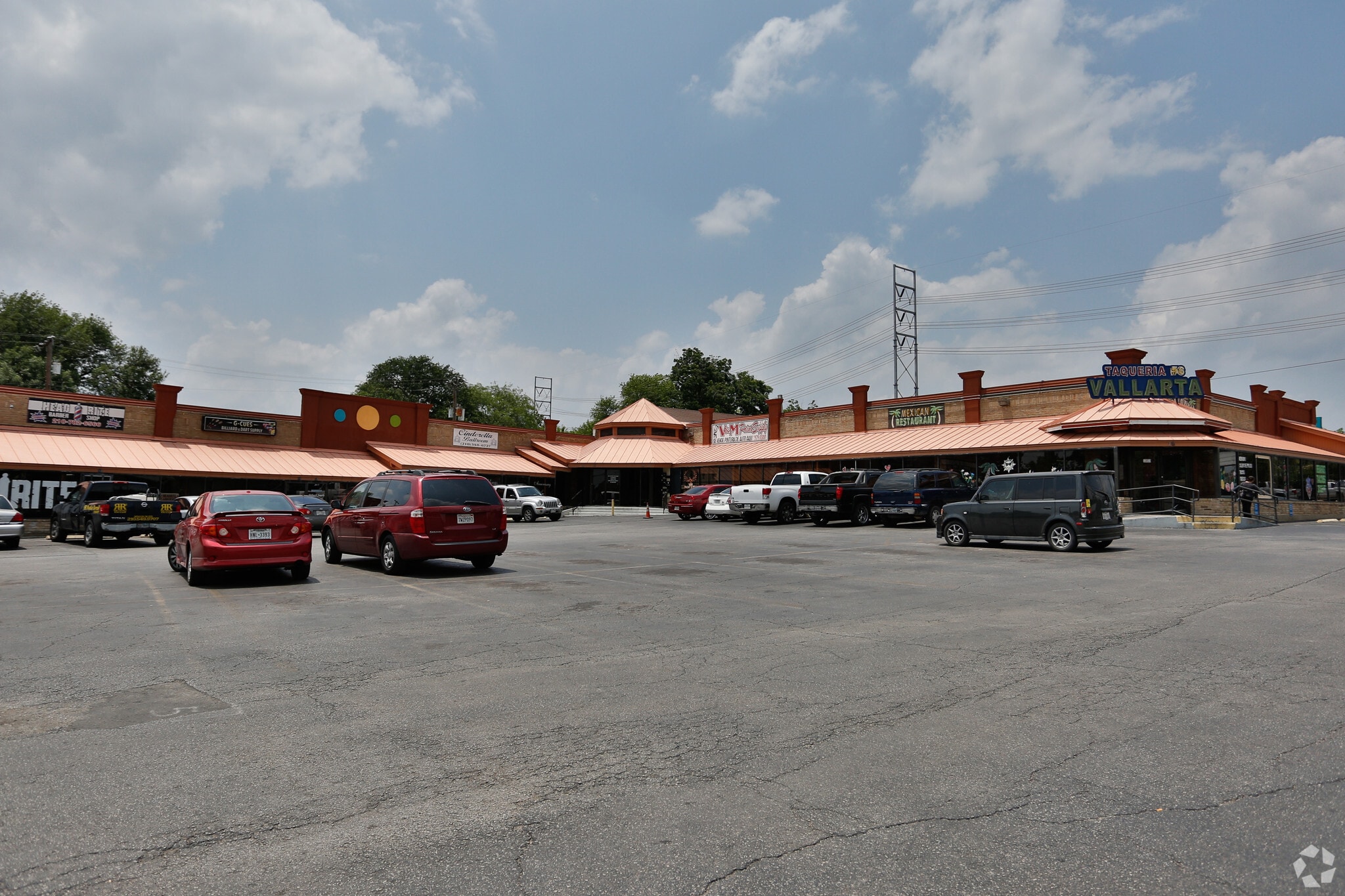 3333 West Ave, San Antonio, TX for lease Primary Photo- Image 1 of 14