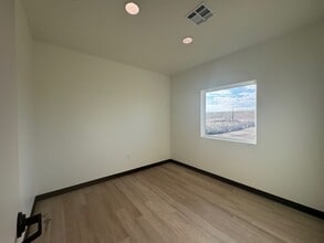 0 Sara Road, Mustang, OK à louer Photo intérieure- Image 1 de 5