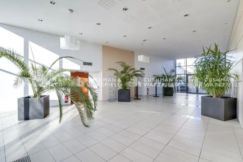 3 avenue du Canada, Les Ulis for lease - Lobby - Image 3 of 15