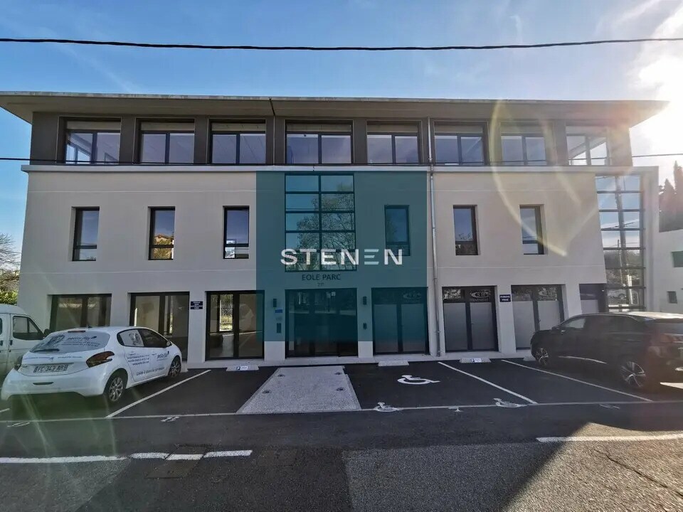 Office in Aix-en-Provence for lease Building Photo- Image 1 of 8