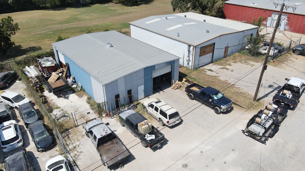 111 Industrial Dr, Kennedale, TX for sale - Primary Photo - Image 1 of 9