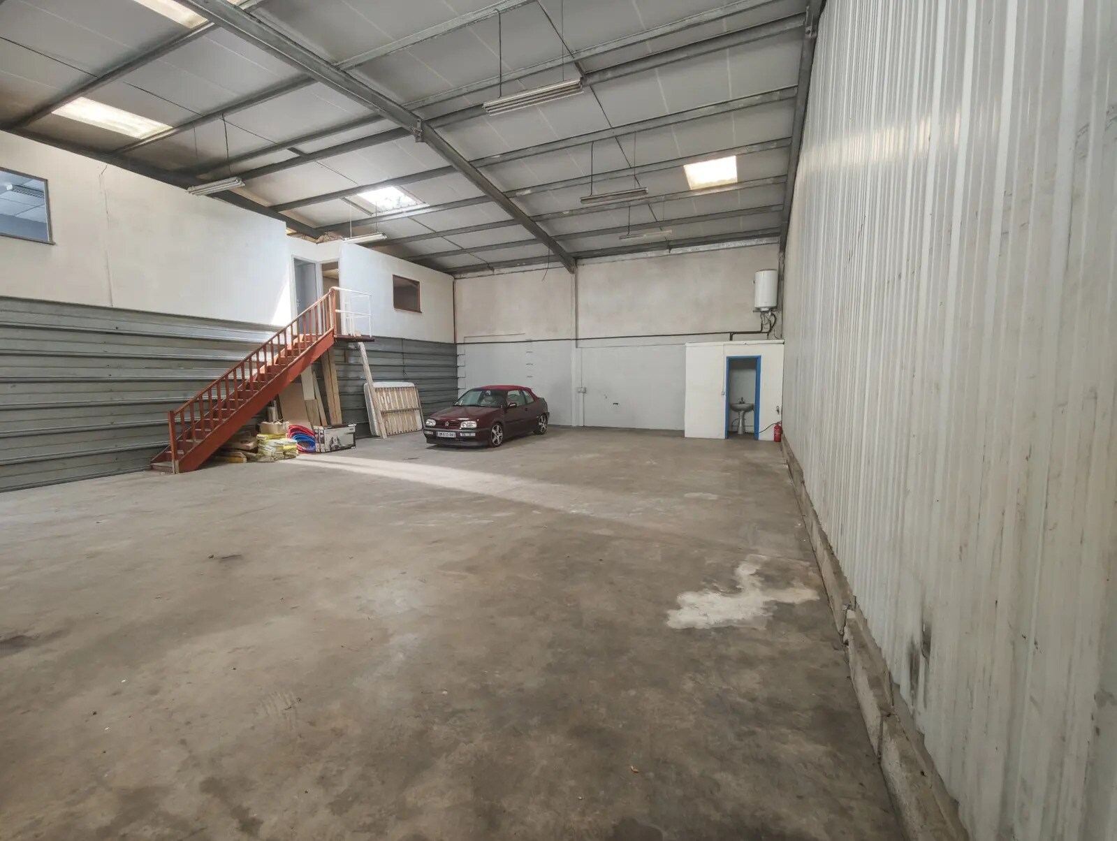 Flex in Mérignac for lease Interior Photo- Image 1 of 6