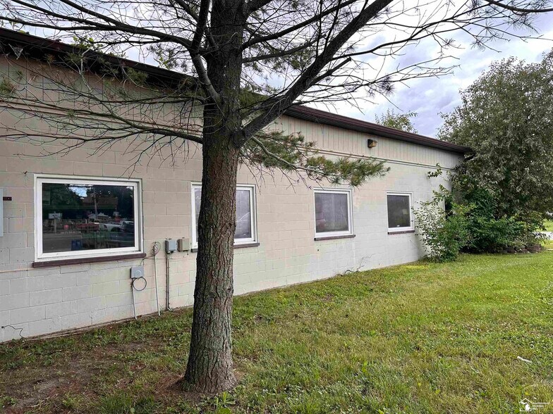 420-440 Carey St, Deerfield, MI à vendre - Photo du bâtiment - Image 3 de 20