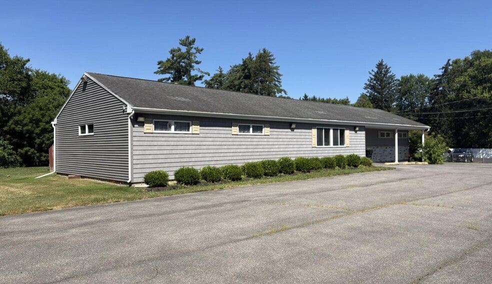 7711 Oswego Rd, Liverpool, NY for lease - Building Photo - Image 3 of 4