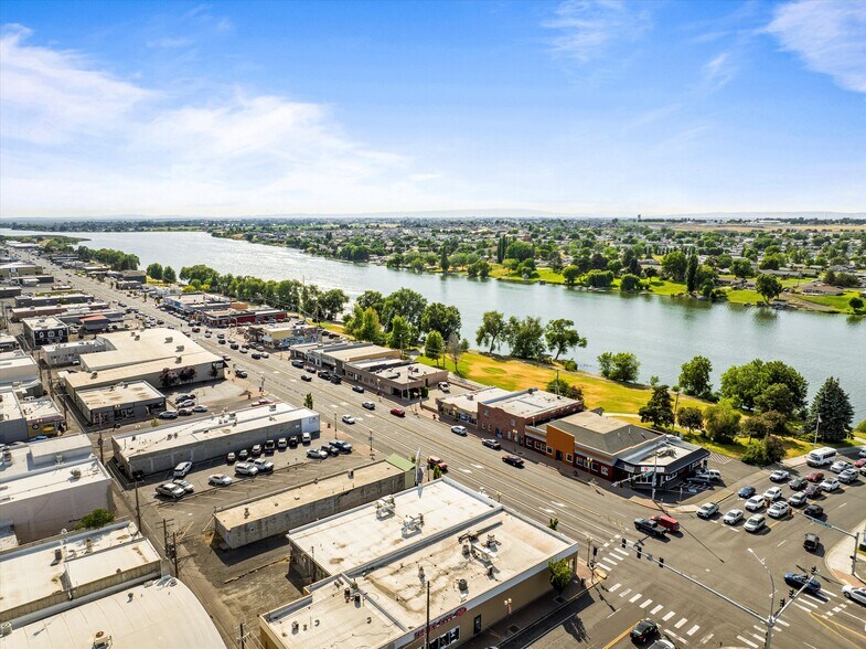 100 E Broadway Ave, Moses Lake, WA à louer - Aérien - Image 3 de 44