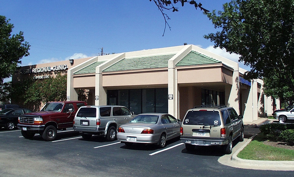 8106- Brodie Ln, Austin, TX à louer - Photo du bâtiment - Image 3 de 5
