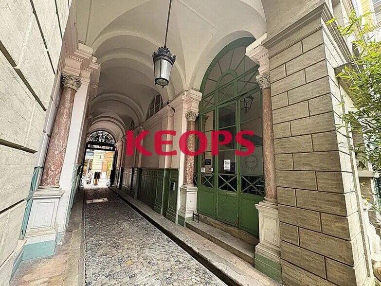 9 Rue Saint Antoine Du T, Toulouse à louer - Photo du bâtiment - Image 3 de 4