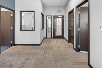 195 Inverness Dr W, Englewood, CO à louer Photo du bâtiment- Image 2 de 12