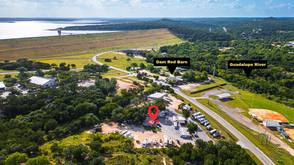 16415 S Access Rd, Canyon Lake, TX à vendre - Photo du bâtiment - Image 2 de 30