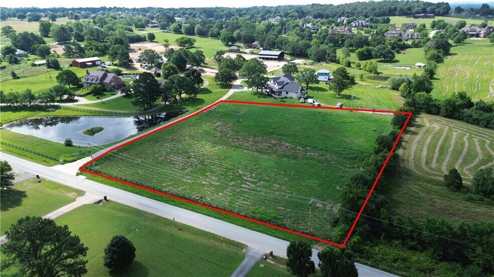 Gulley Rd, Fayetteville, AR à vendre - Photo du bâtiment - Image 2 de 11