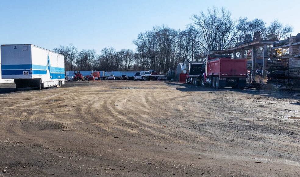 113-114 Whitehead Ave, South River, NJ for lease - Building Photo - Image 2 of 28