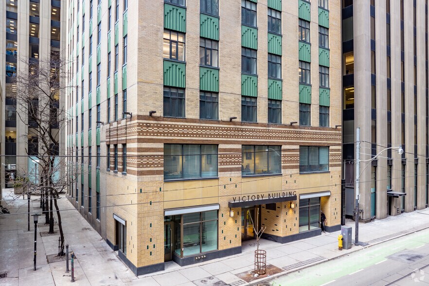 80 Richmond St W, Toronto, ON à louer - Photo du bâtiment - Image 3 de 14