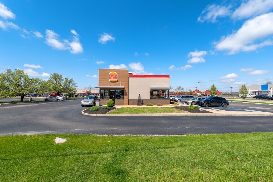 3904 W Bethel Ave, Muncie, IN à vendre - Photo du bâtiment - Image 2 de 5