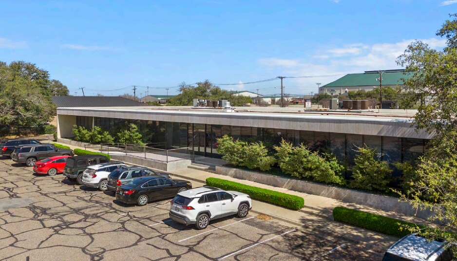 1512 Lake Air Dr, Waco, TX for lease Building Photo- Image 1 of 5