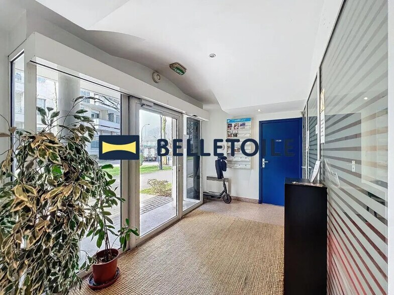 Bureau dans Joinville-le-Pont à vendre - Hall d’entrée - Image 2 de 24