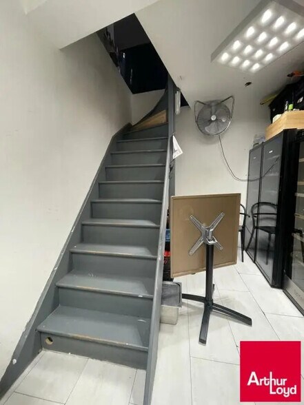 Commerce de détail dans Reims à louer - Photo du bâtiment - Image 3 de 7