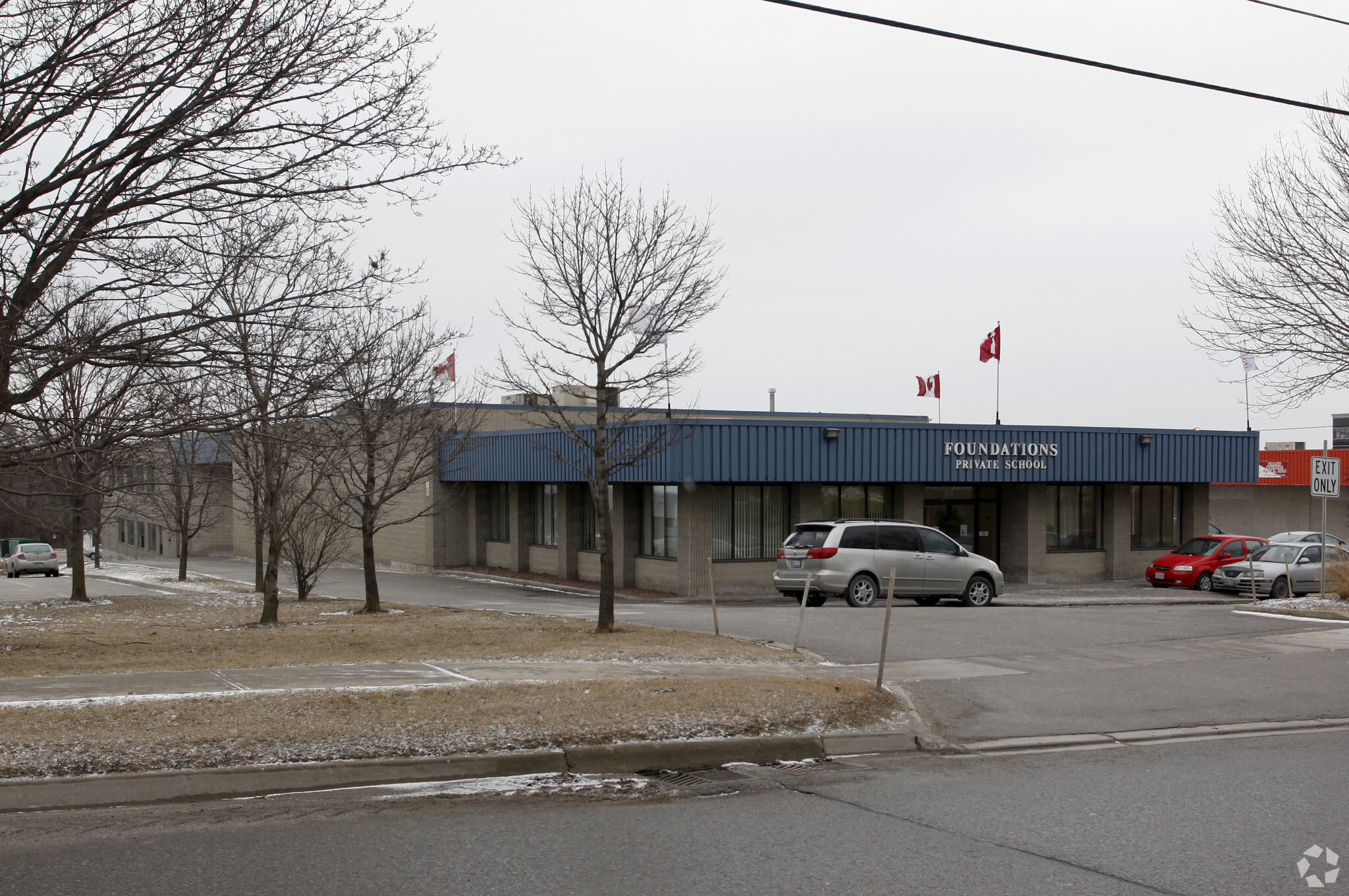 81 Industrial Pky N, Aurora, ON for sale Primary Photo- Image 1 of 3