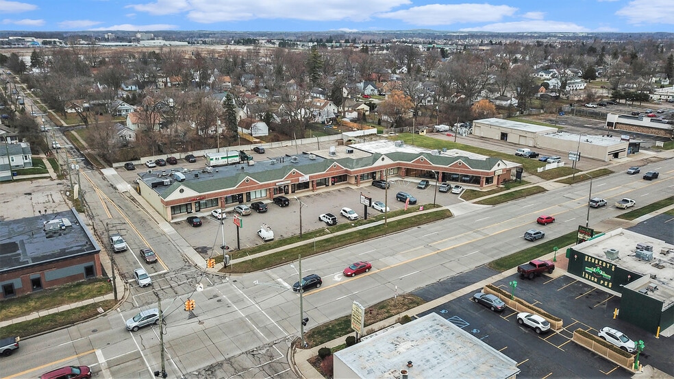 1052-1072 W Huron St, Waterford, MI à louer - Photo du bâtiment - Image 2 de 29