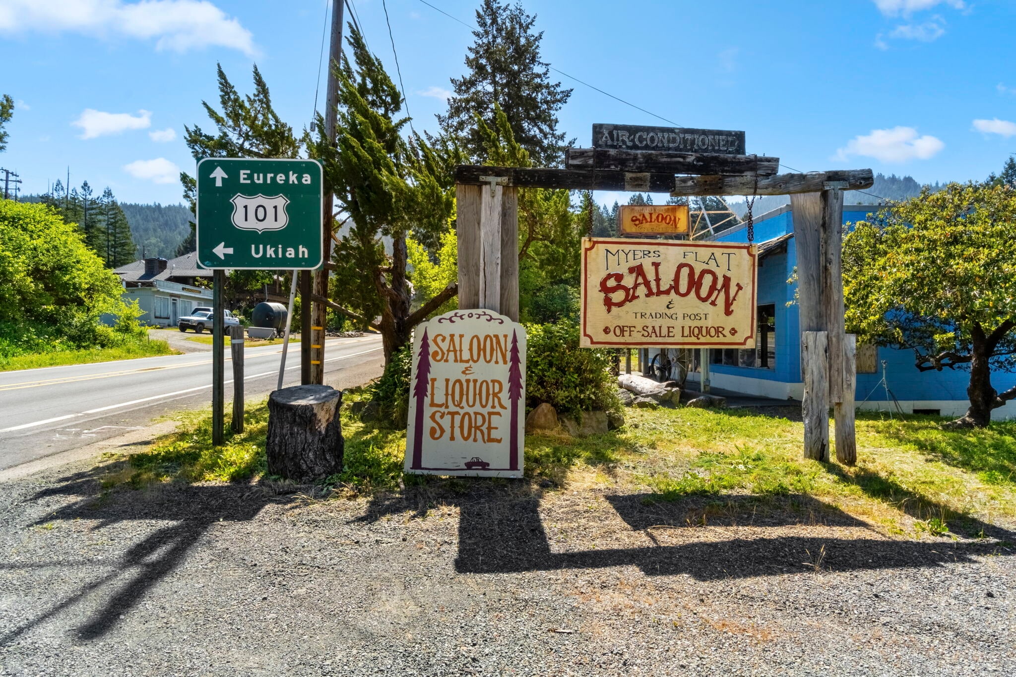 12946 Avenue of the Giants, Myers Flat, CA à vendre Photo du bâtiment- Image 1 de 17